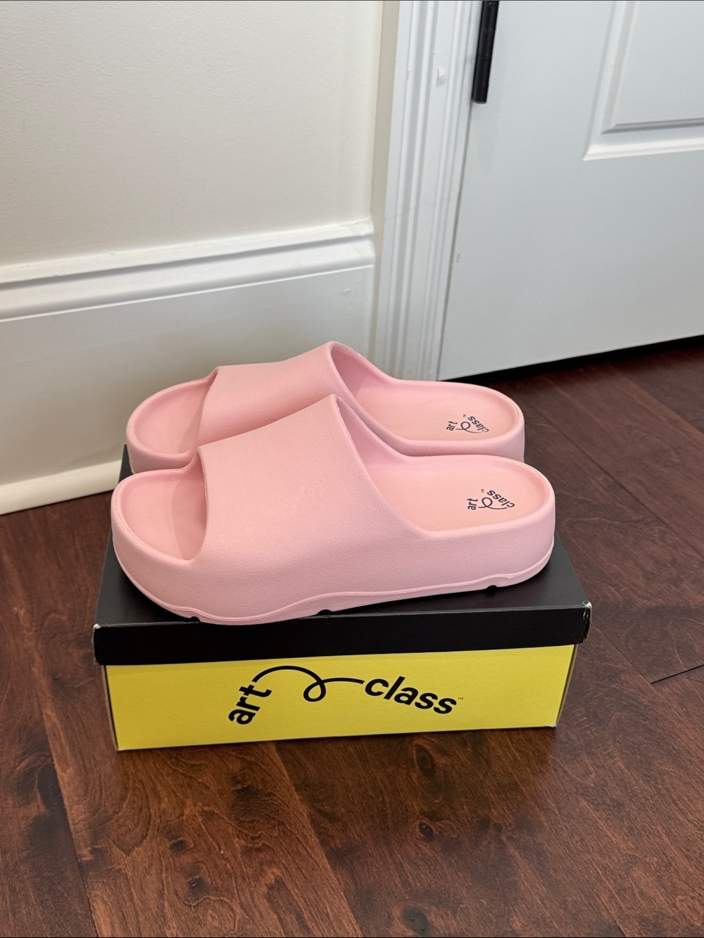 Art Class Girl’s Pink Platform Pillow Slides Sandals Shoes, size 5